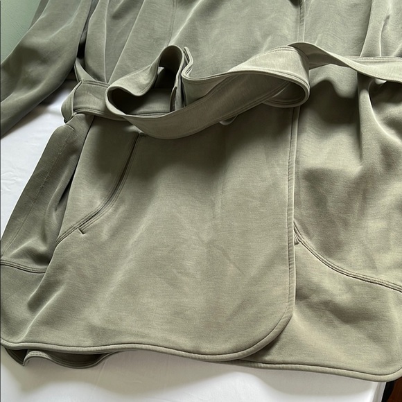 Lululemon Athletica Olive Blazer - Picture 2 of 6